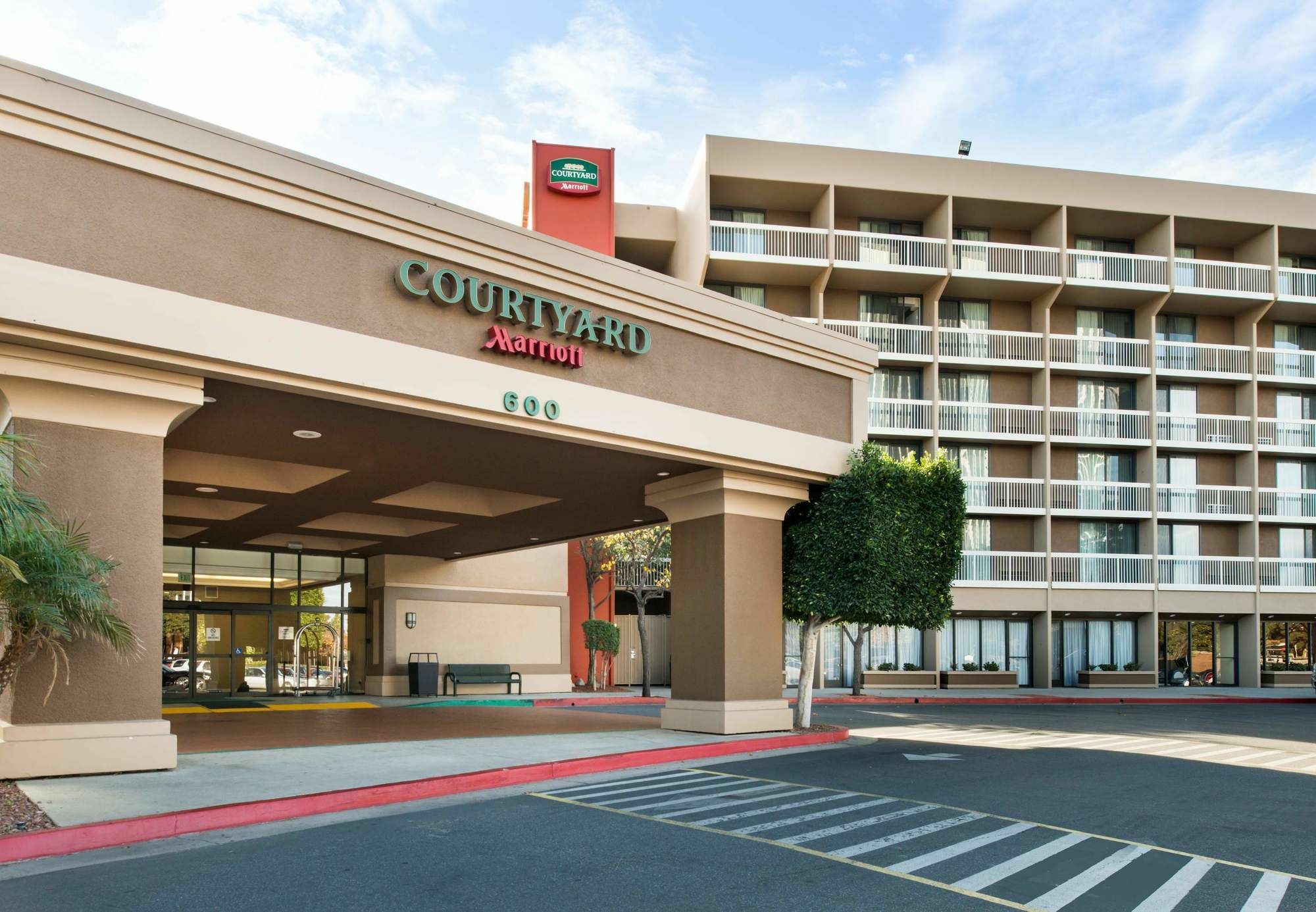 Courtyard By Marriott Oxnard/Ventura Hotel Ngoại thất bức ảnh